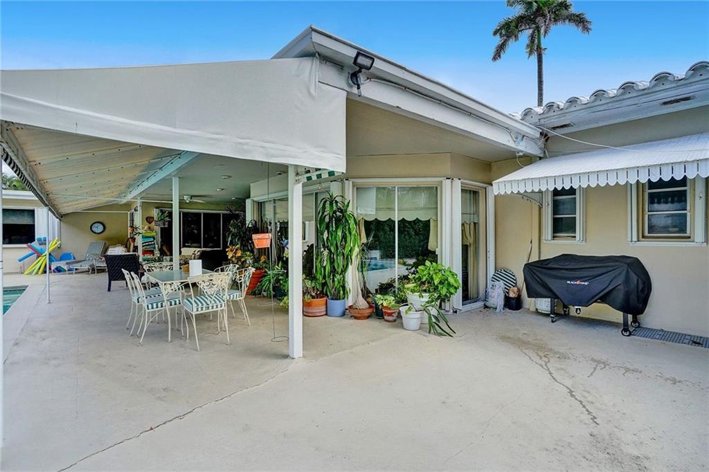 GOLDEN BEACH SEC E - Residential