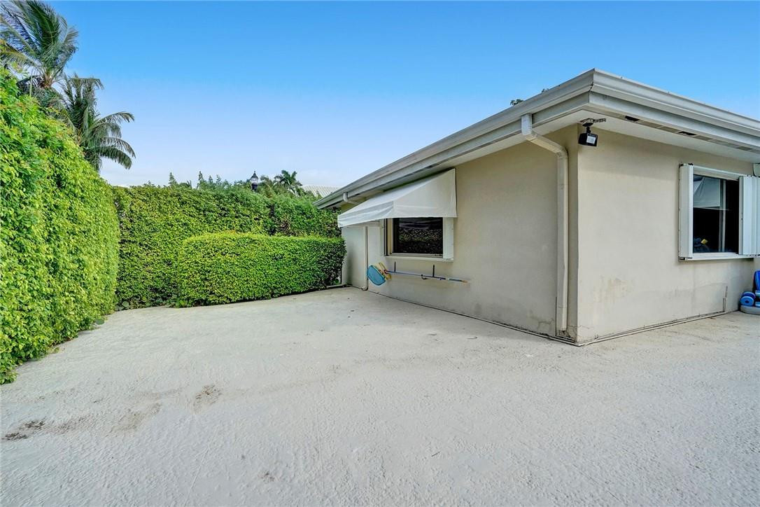 GOLDEN BEACH SEC E - Residential