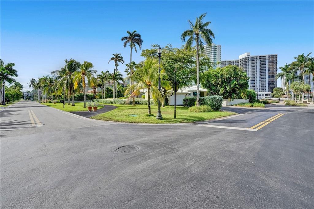 GOLDEN BEACH SEC E - Residential