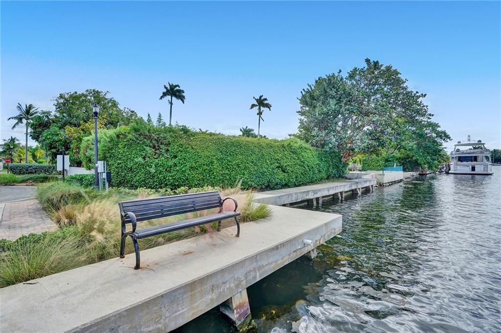 GOLDEN BEACH SEC E - Residential