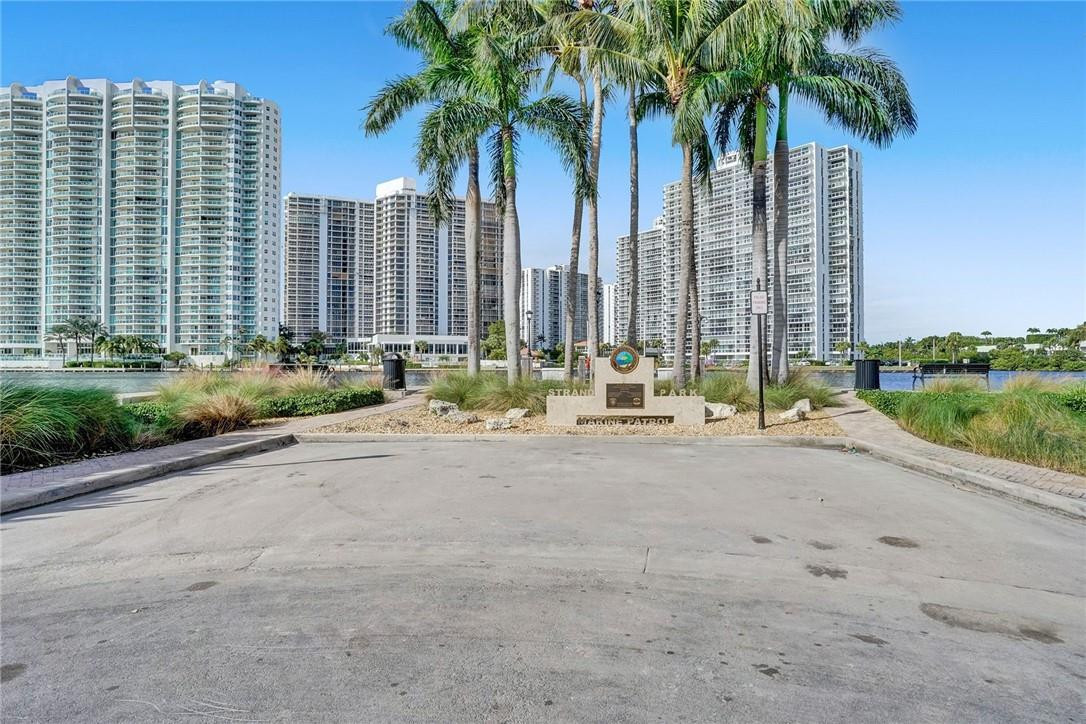 GOLDEN BEACH SEC E - Residential