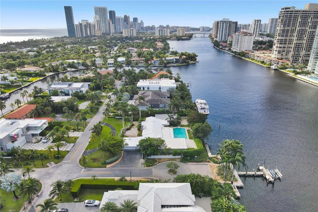 GOLDEN BEACH SEC E - Residential