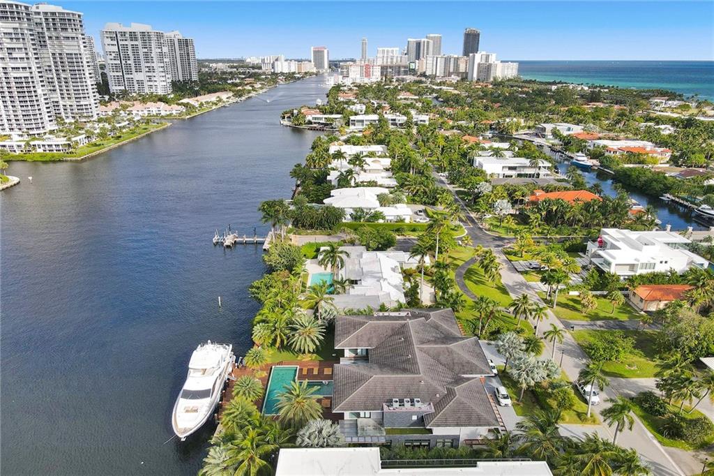 GOLDEN BEACH SEC E - Residential