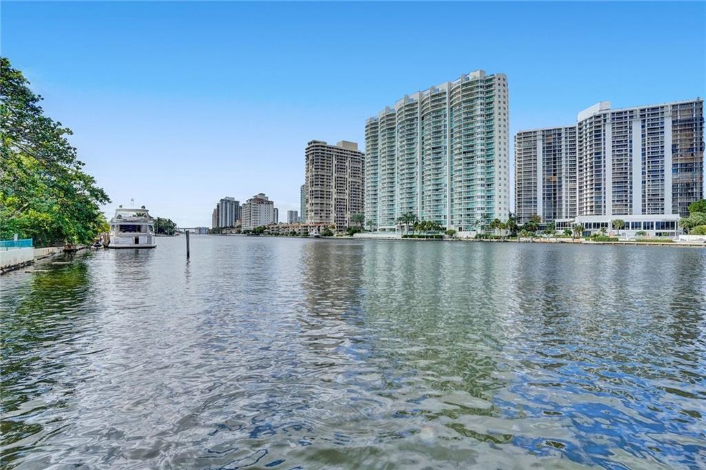 GOLDEN BEACH SEC E - Residential