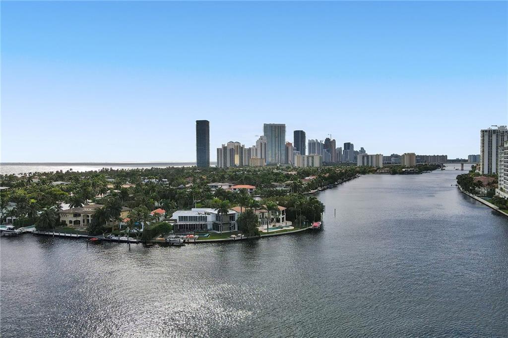 GOLDEN BEACH SEC E - Residential