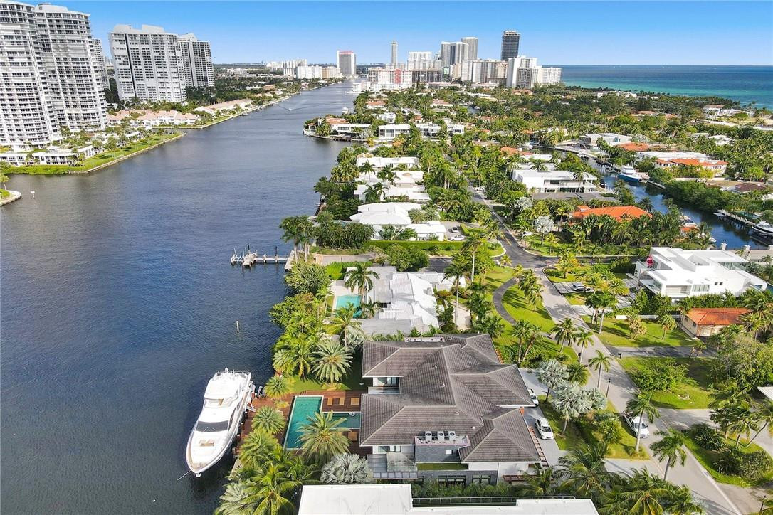 GOLDEN BEACH SEC E - Residential