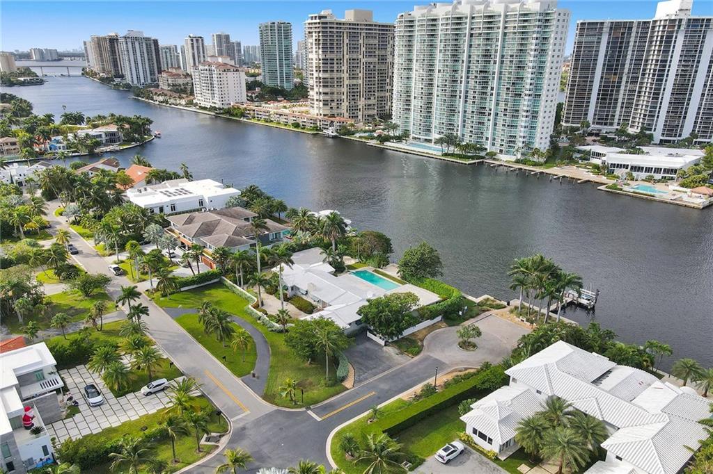 GOLDEN BEACH SEC E - Residential