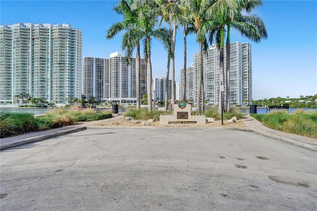 GOLDEN BEACH SEC E - Residential