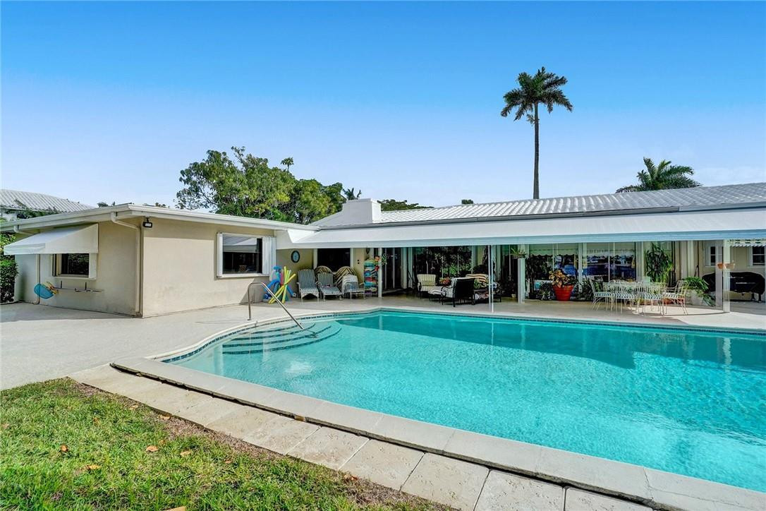 GOLDEN BEACH SEC E - Residential