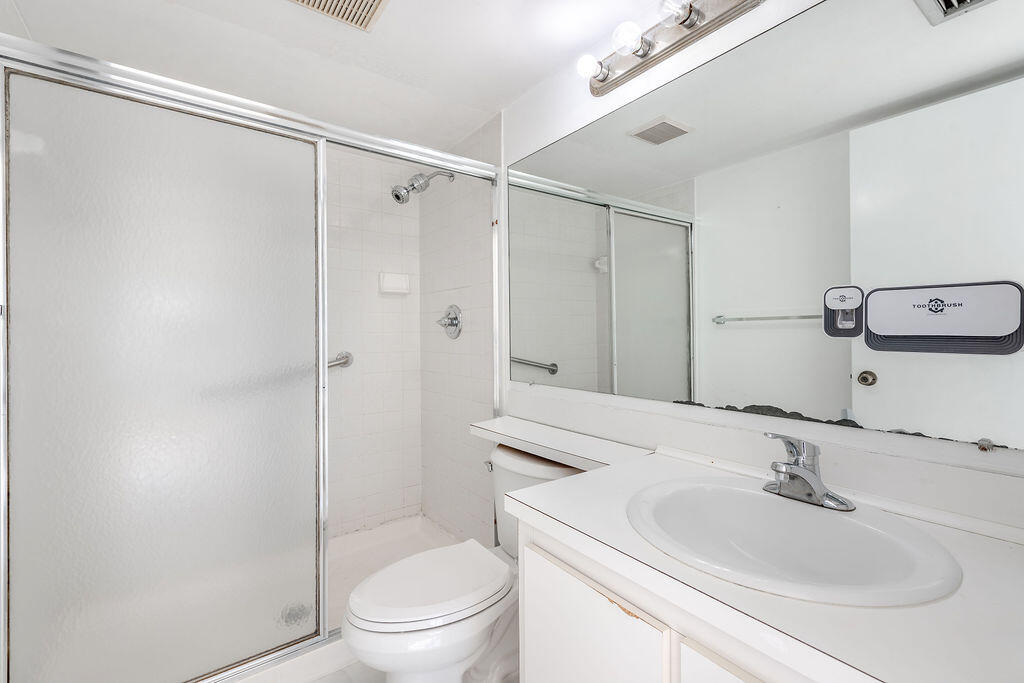 Palm Club West - Residential Lease