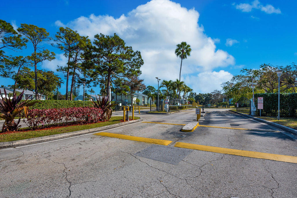 Palm Club West - Residential Lease