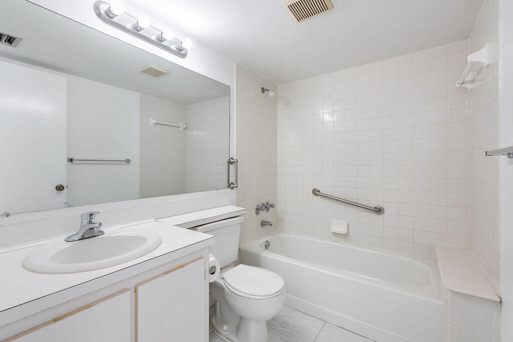 Palm Club West - Residential Lease