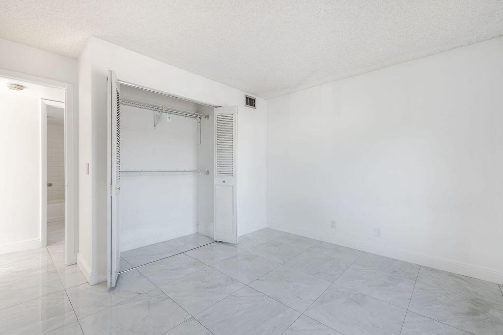 Palm Club West - Residential Lease