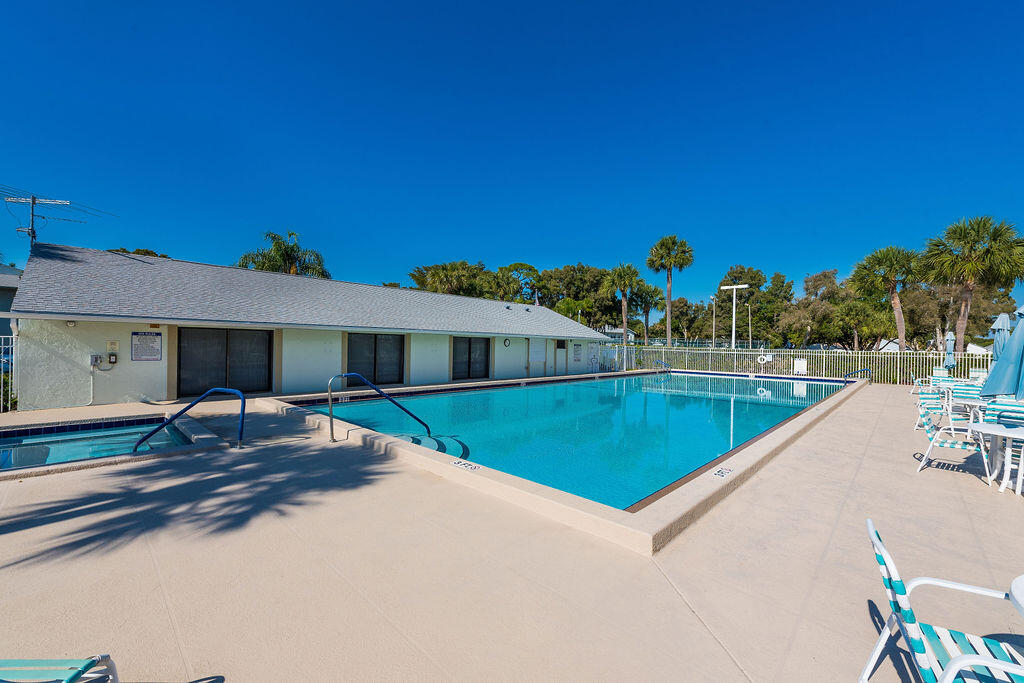 Palm Club West - Residential Lease