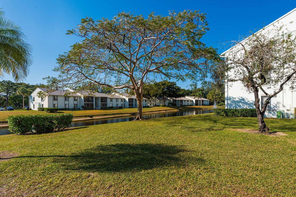 Palm Club West - Residential Lease