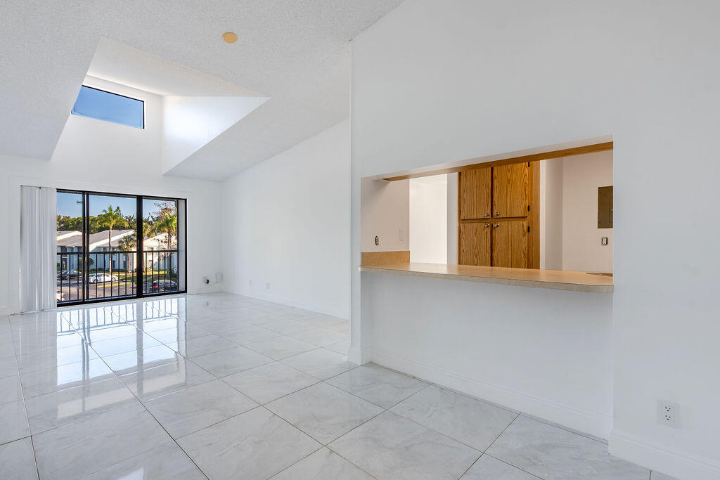 Palm Club West - Residential Lease