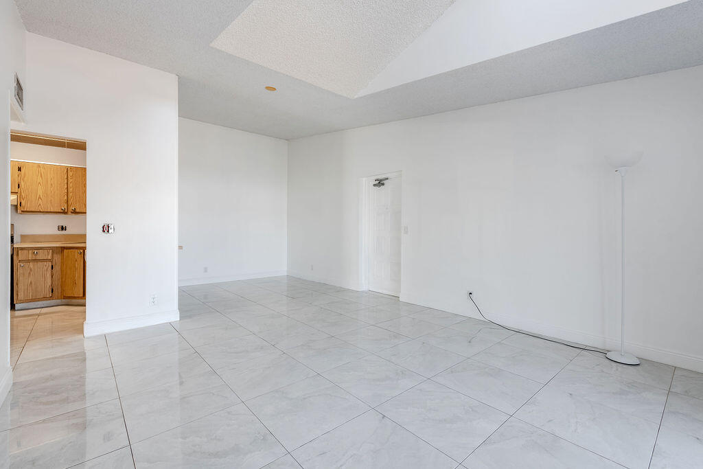 Palm Club West - Residential Lease