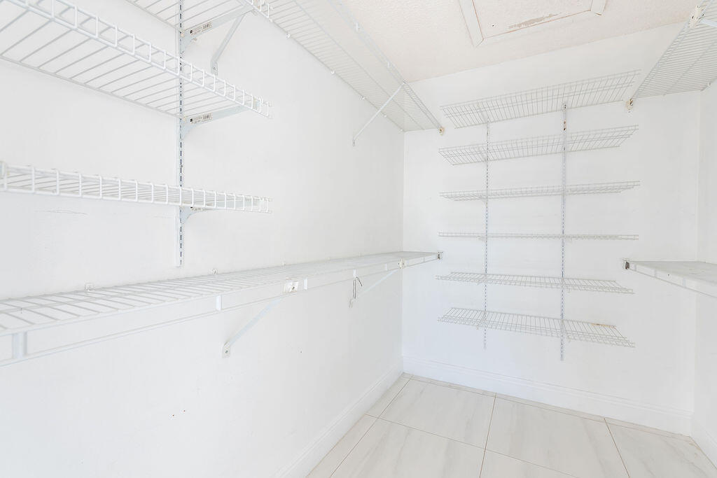 Palm Club West - Residential Lease