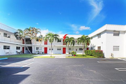 View photos, virtual tours, details... 402 Lake Shore Drive 109 Lake Park FL 33403