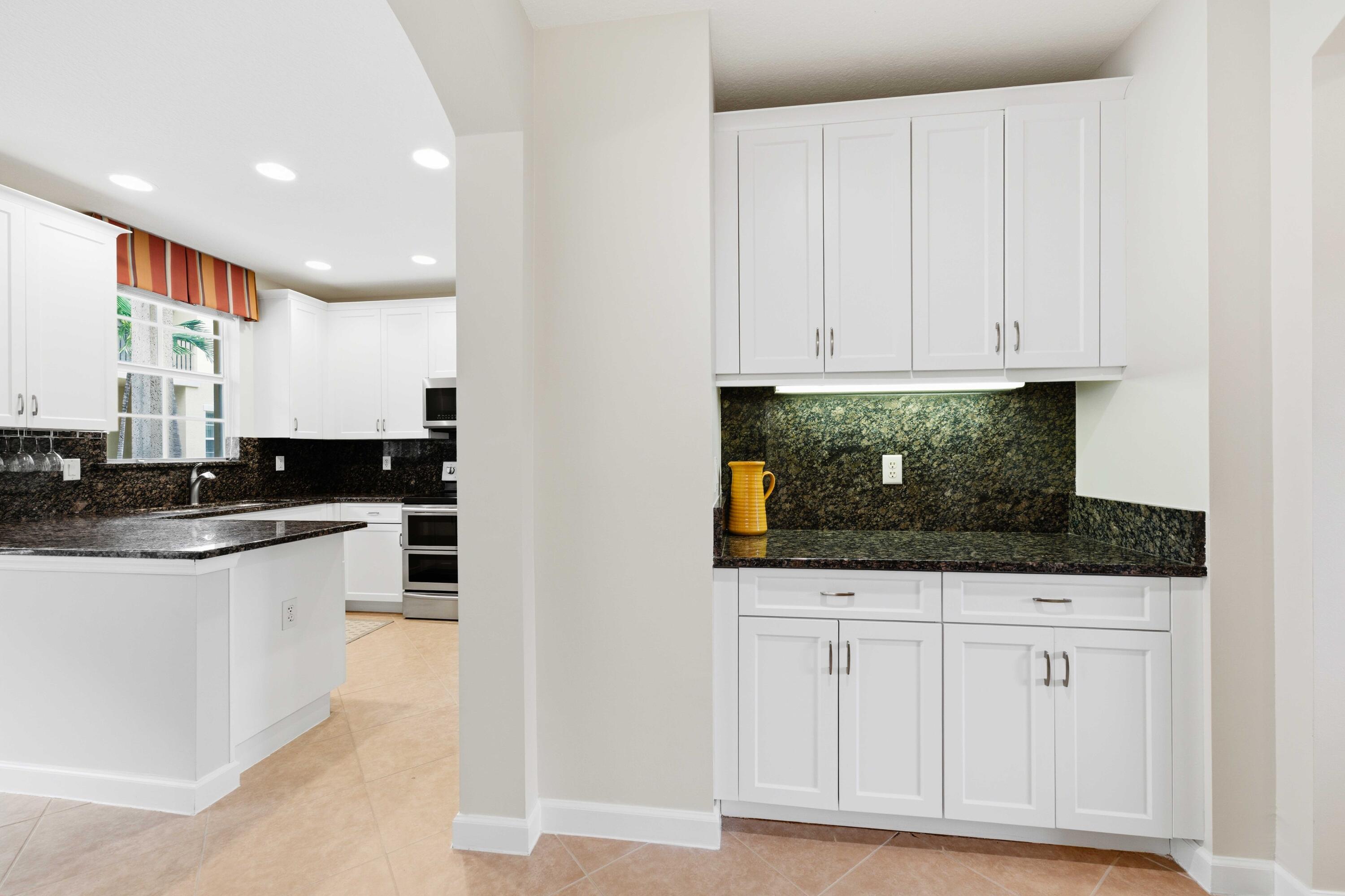 HARBOUR OAKS - Residential Lease