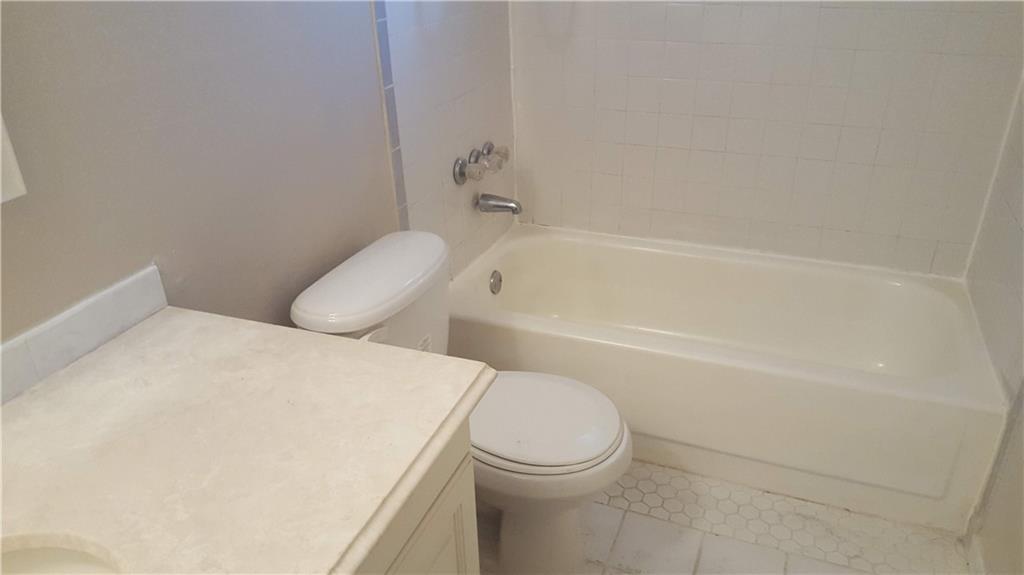 Inverness Village One Con - Residential Lease