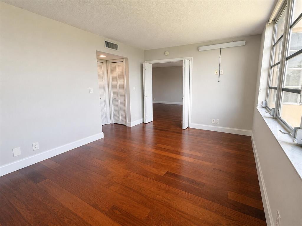 4030 W PALM AIRE Drive 402