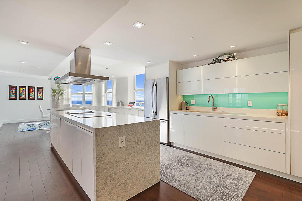 CLARENDON CONDO - Residential