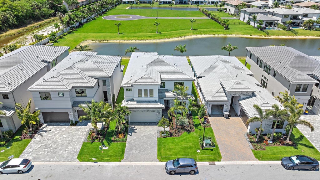 Photo of 20471 Southernwood Avenue, Boca Raton, FL 33434 (MLS # B26057442)
