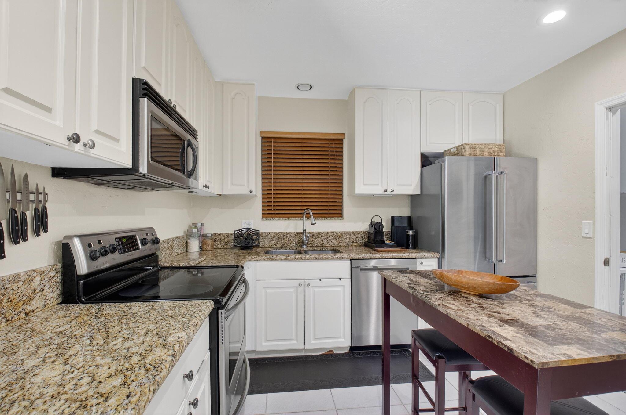 NORTHRIDGE - Residential