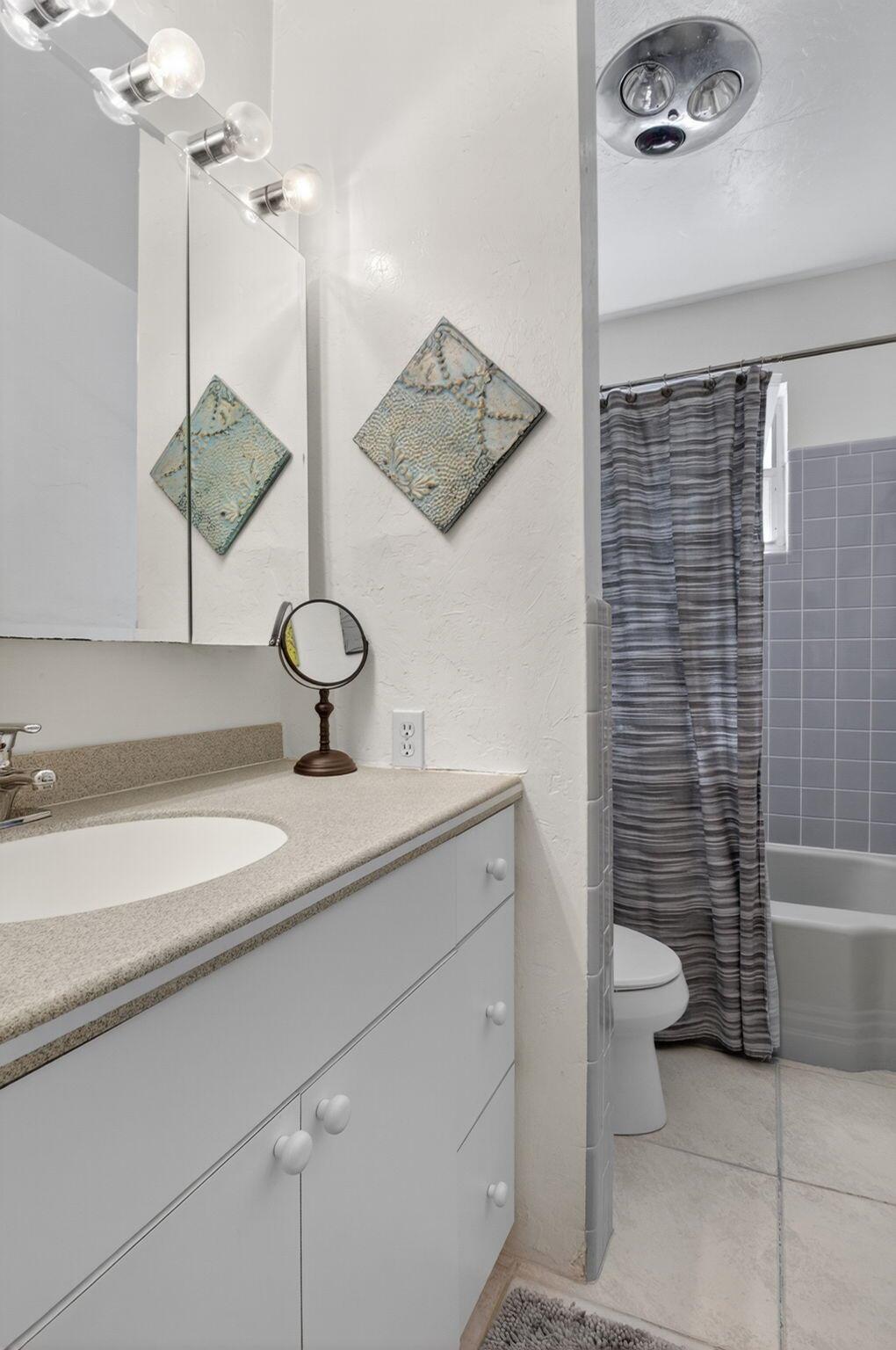 NORTHRIDGE - Residential