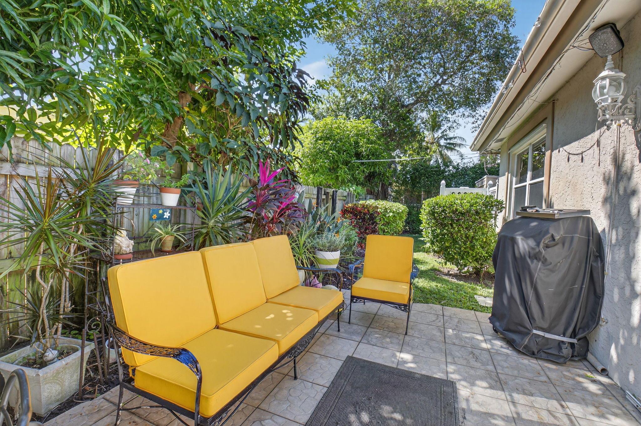 NORTHRIDGE - Residential