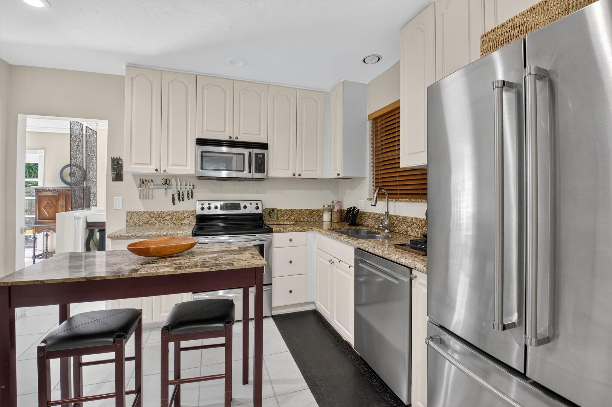 NORTHRIDGE - Residential