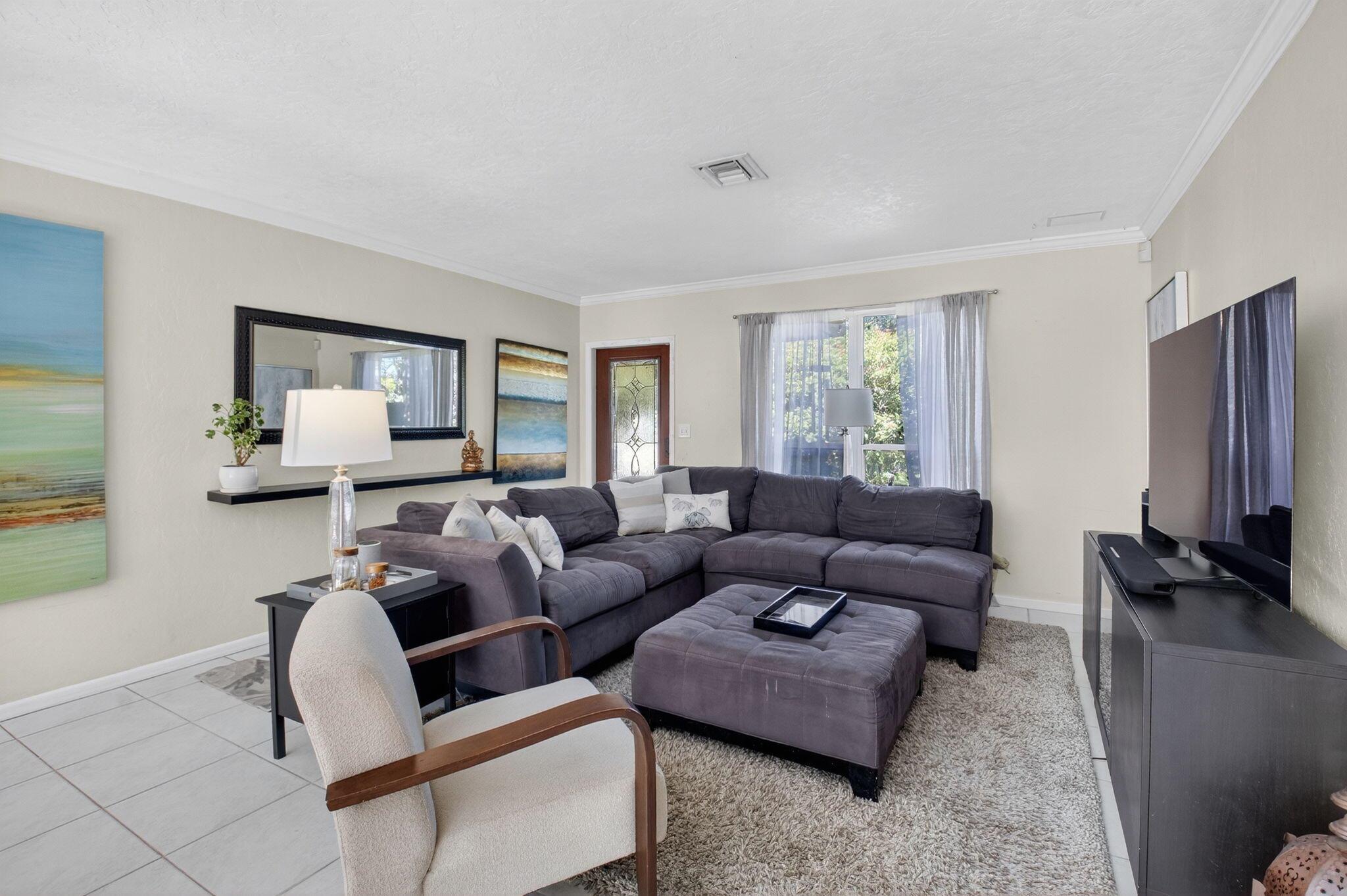 NORTHRIDGE - Residential