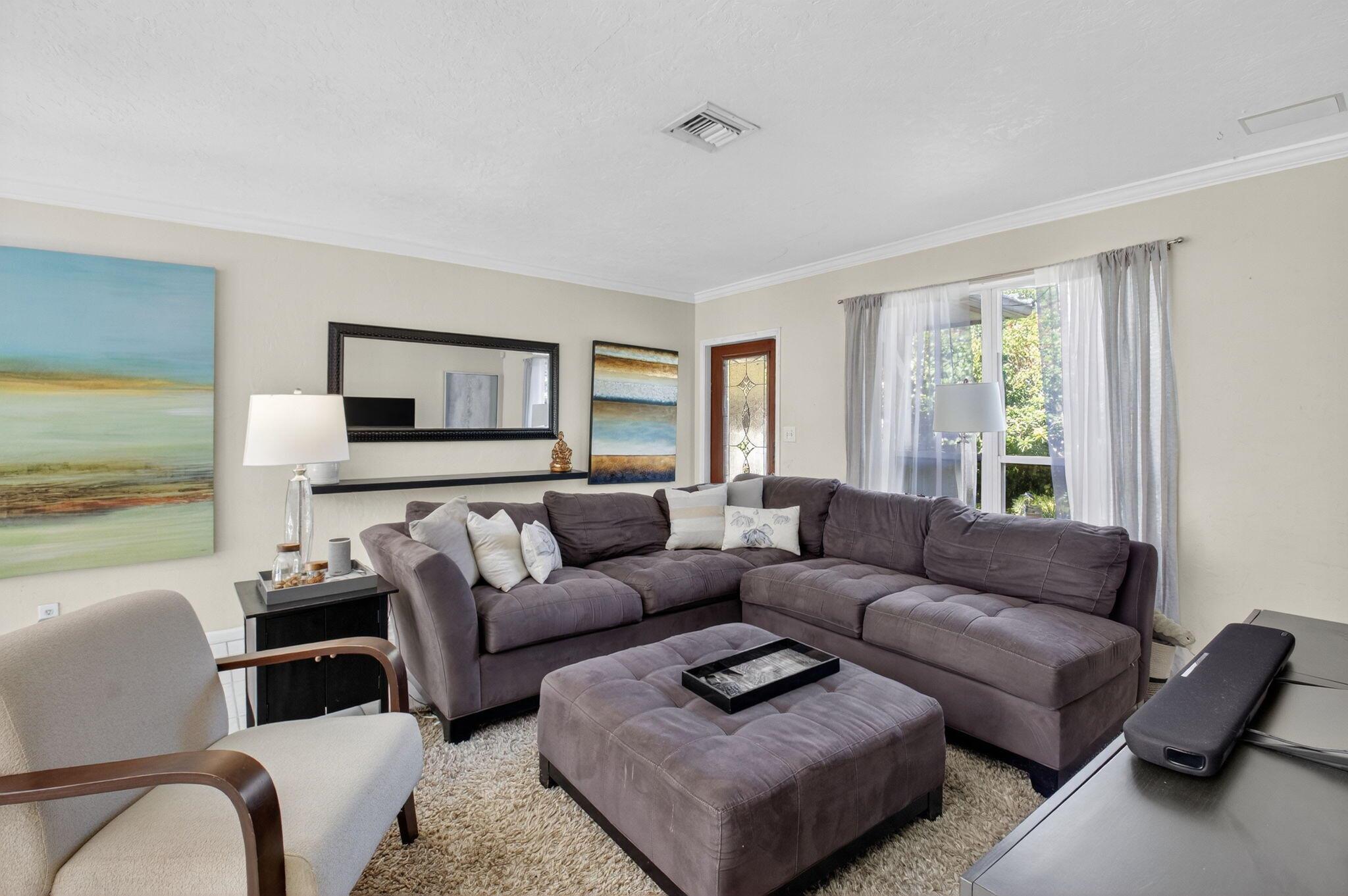 NORTHRIDGE - Residential