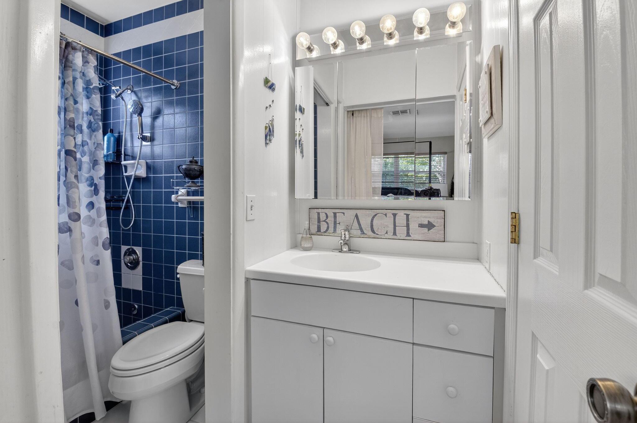 NORTHRIDGE - Residential