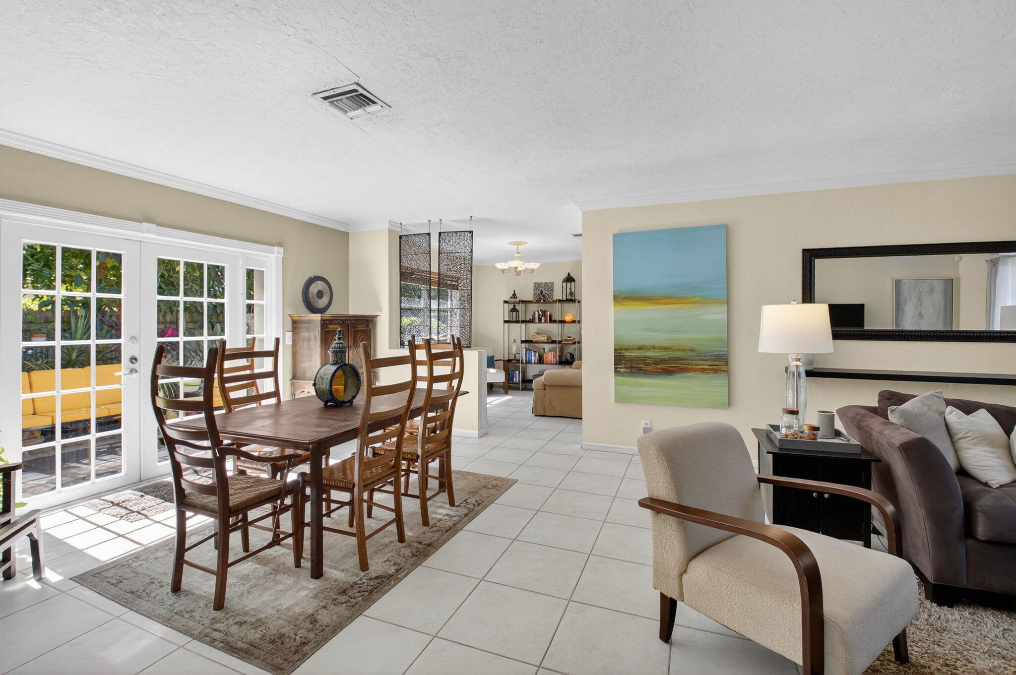 NORTHRIDGE - Residential