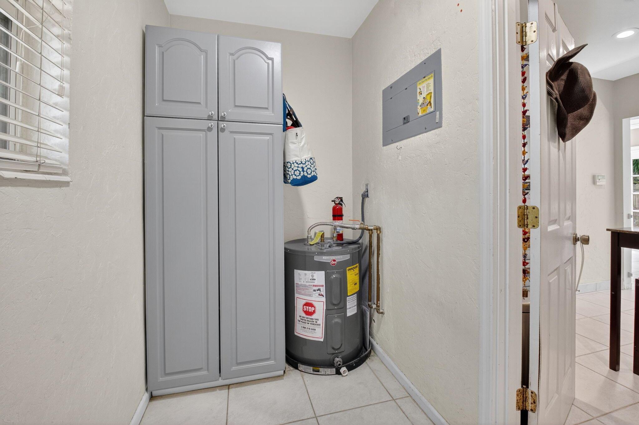 NORTHRIDGE - Residential