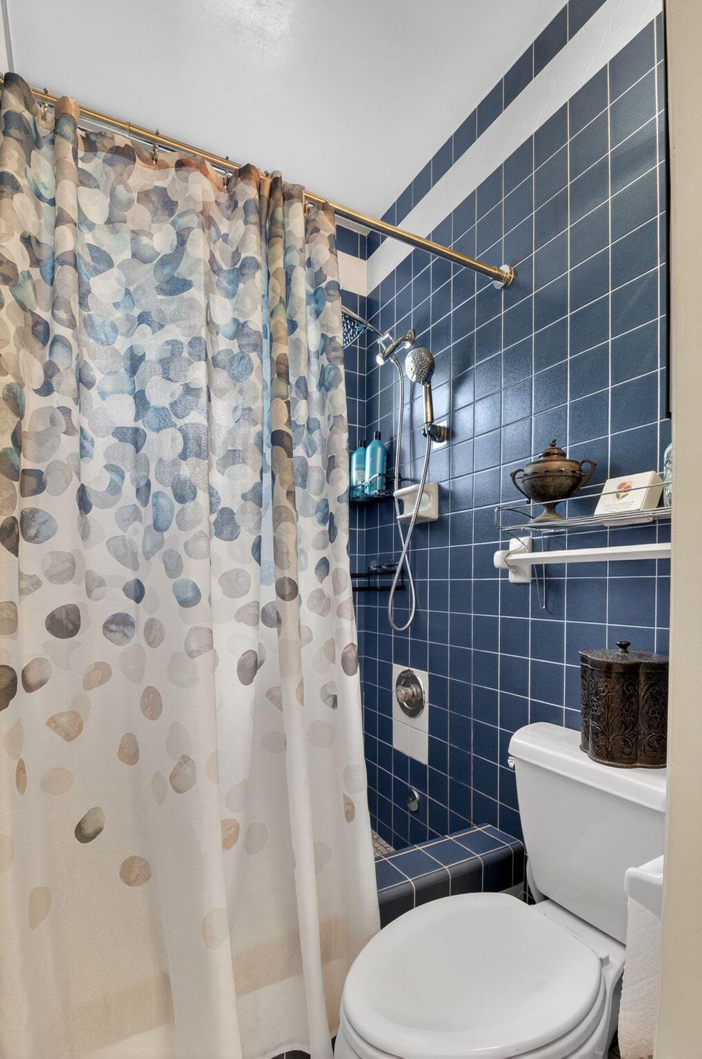 NORTHRIDGE - Residential