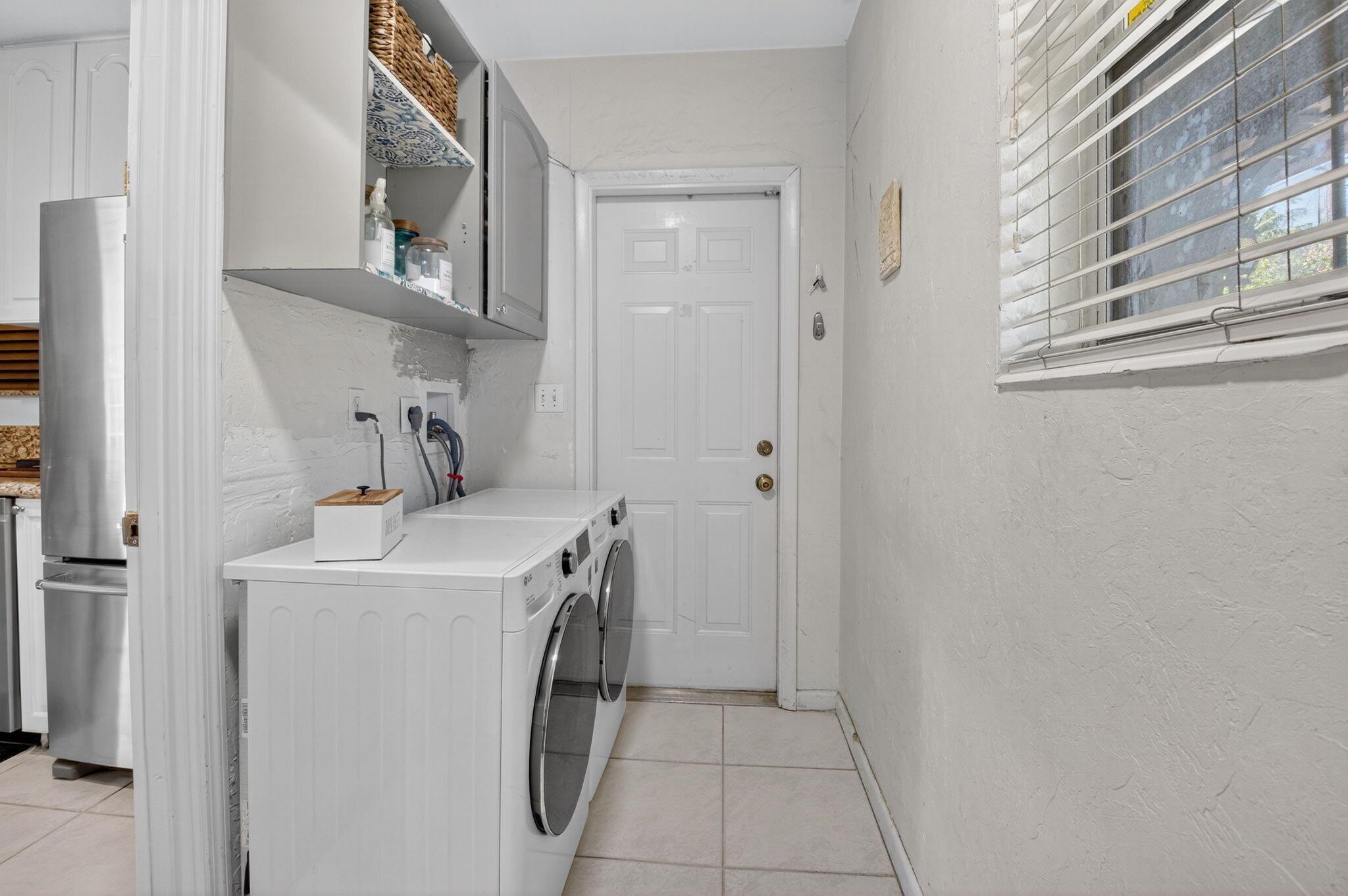 NORTHRIDGE - Residential