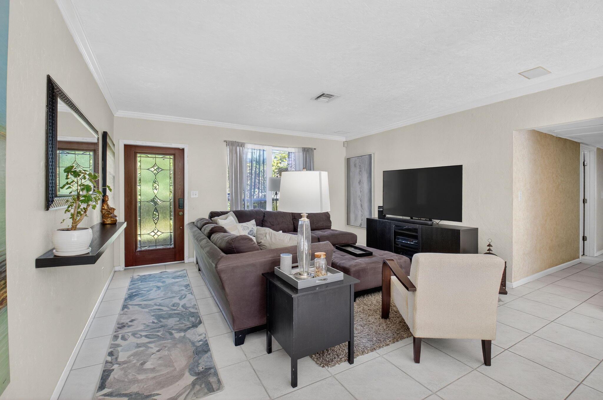 NORTHRIDGE - Residential