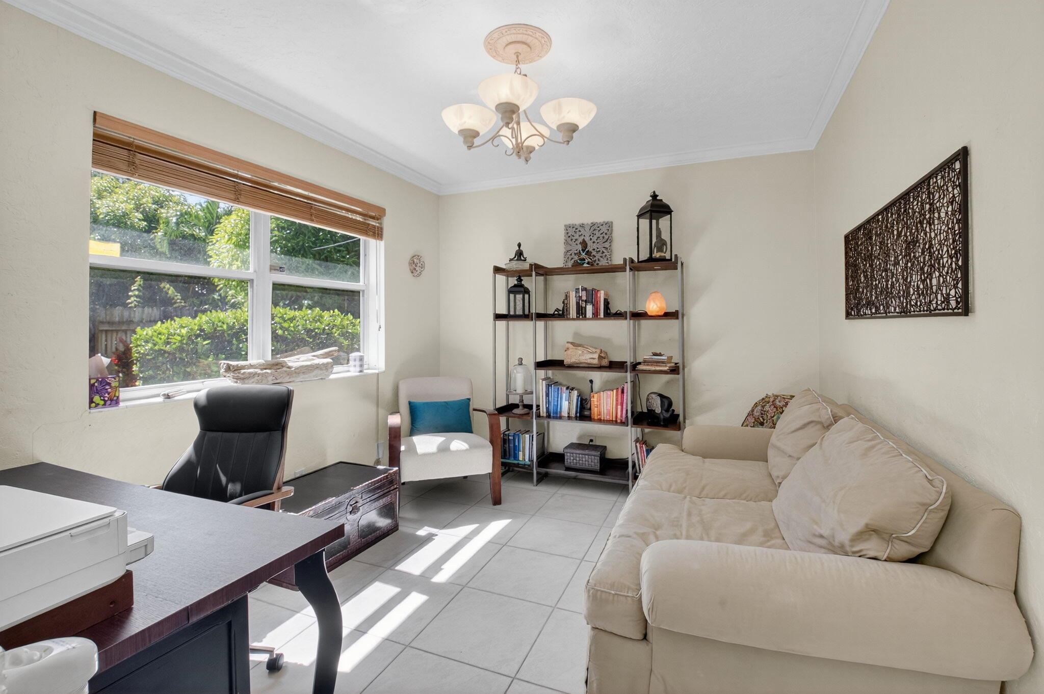 NORTHRIDGE - Residential