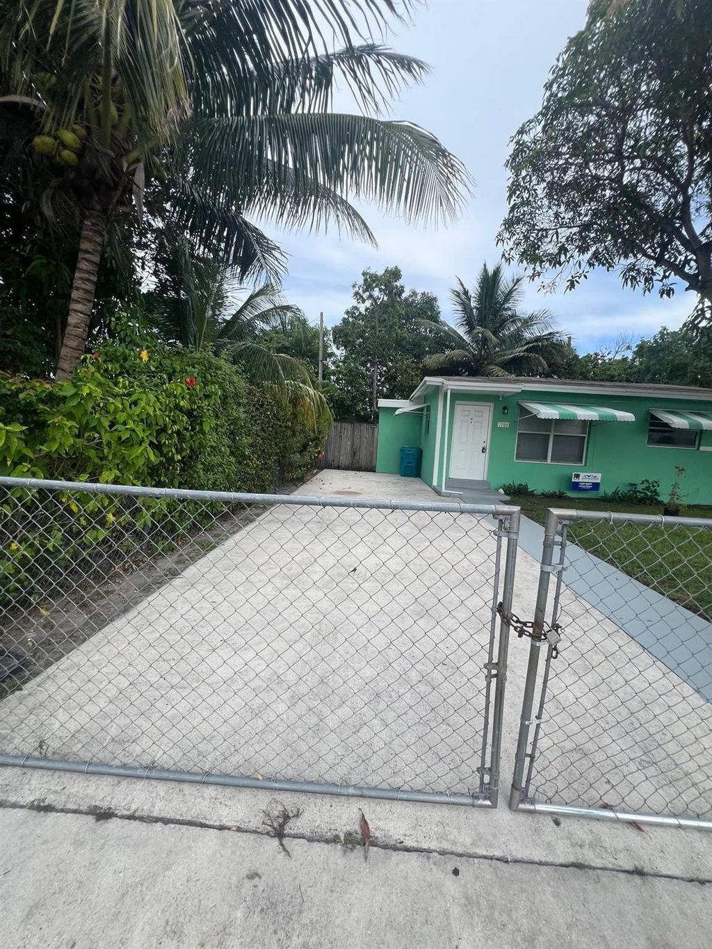 Photo of 2780 NW 2nd Street, Boynton Beach, FL 33435 (MLS # F10550098)