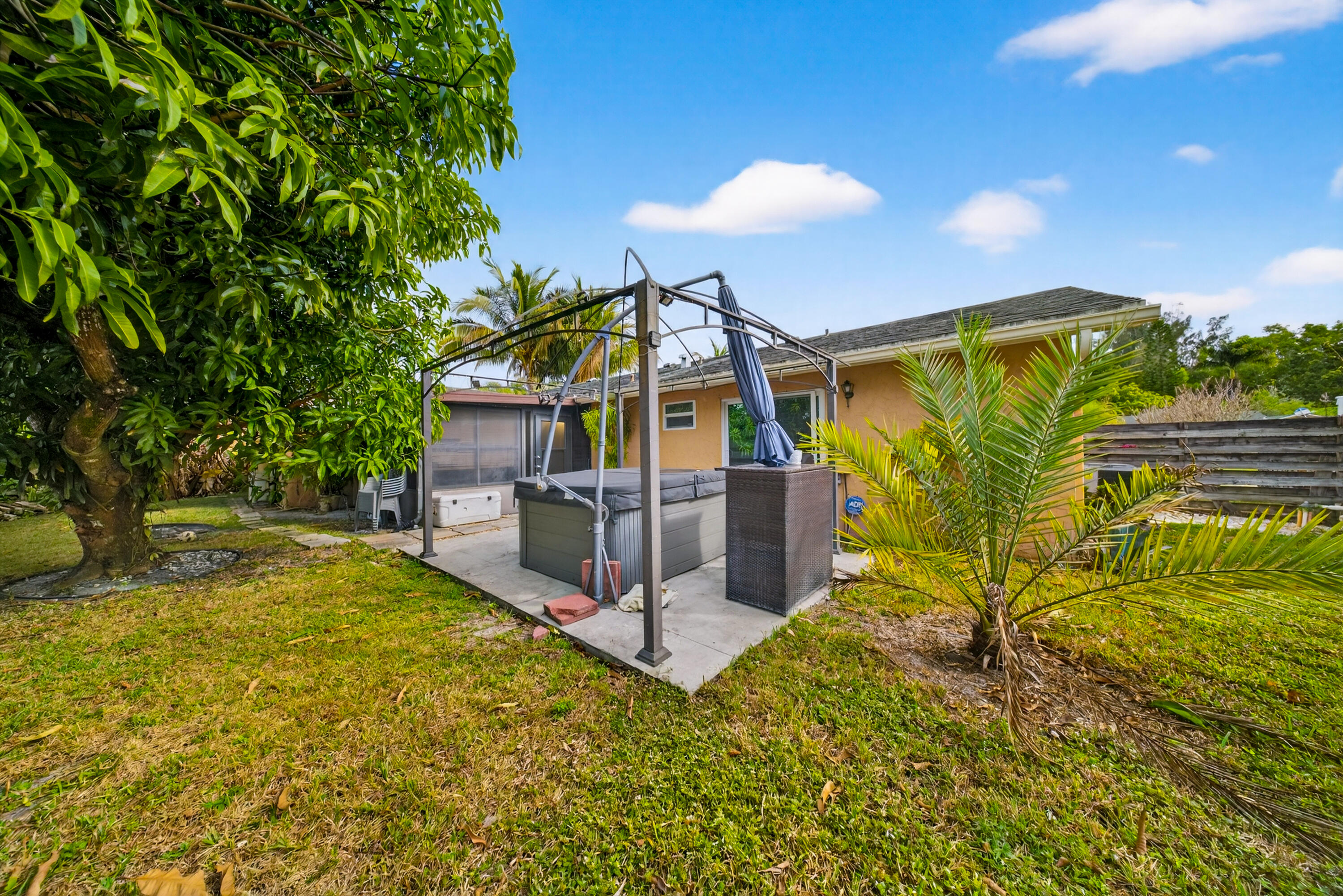 PALM BEACH COLONY SEC 2 REPL IN - Residential Lease