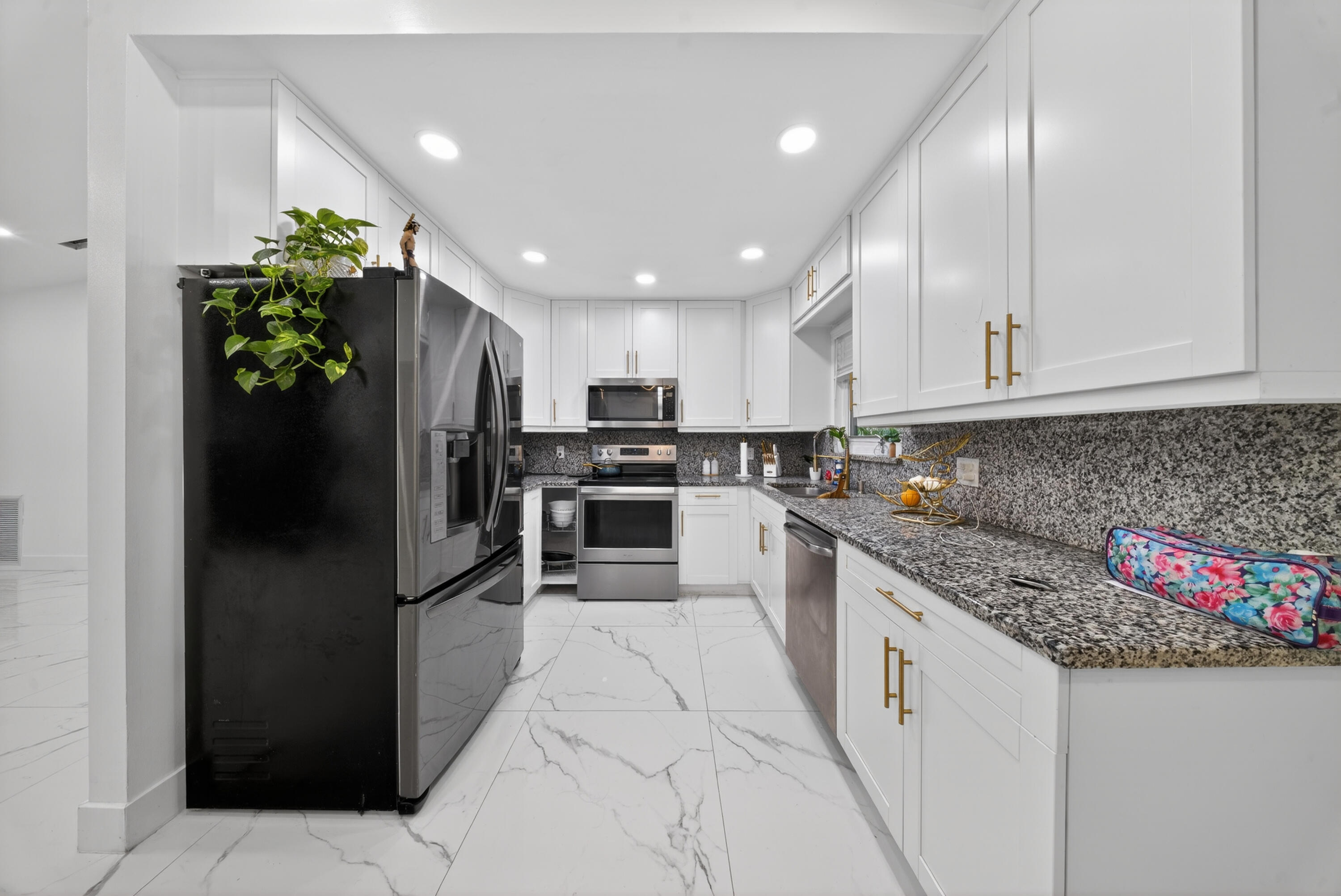 PALM BEACH COLONY SEC 2 REPL IN - Residential Lease