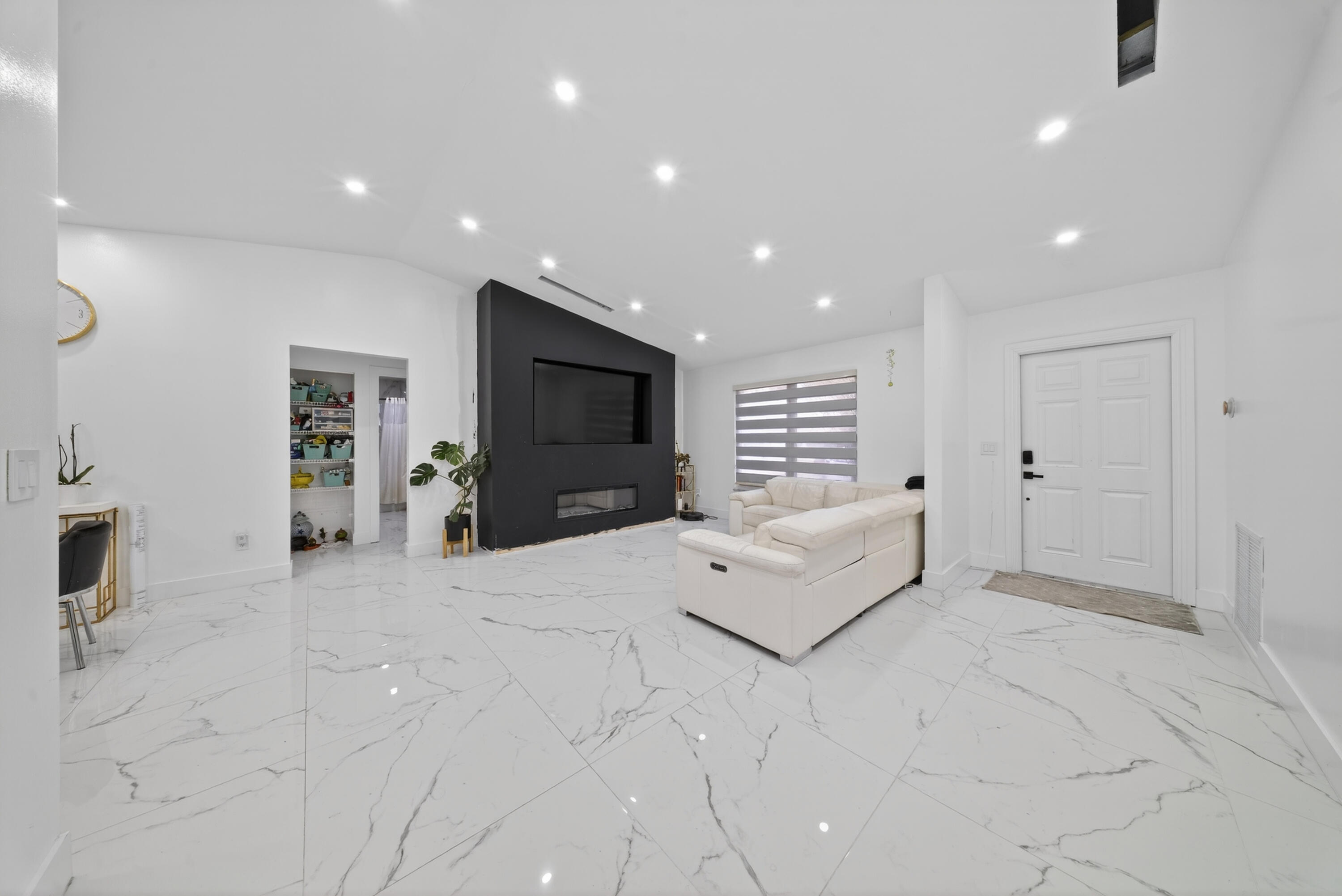 PALM BEACH COLONY SEC 2 REPL IN - Residential Lease