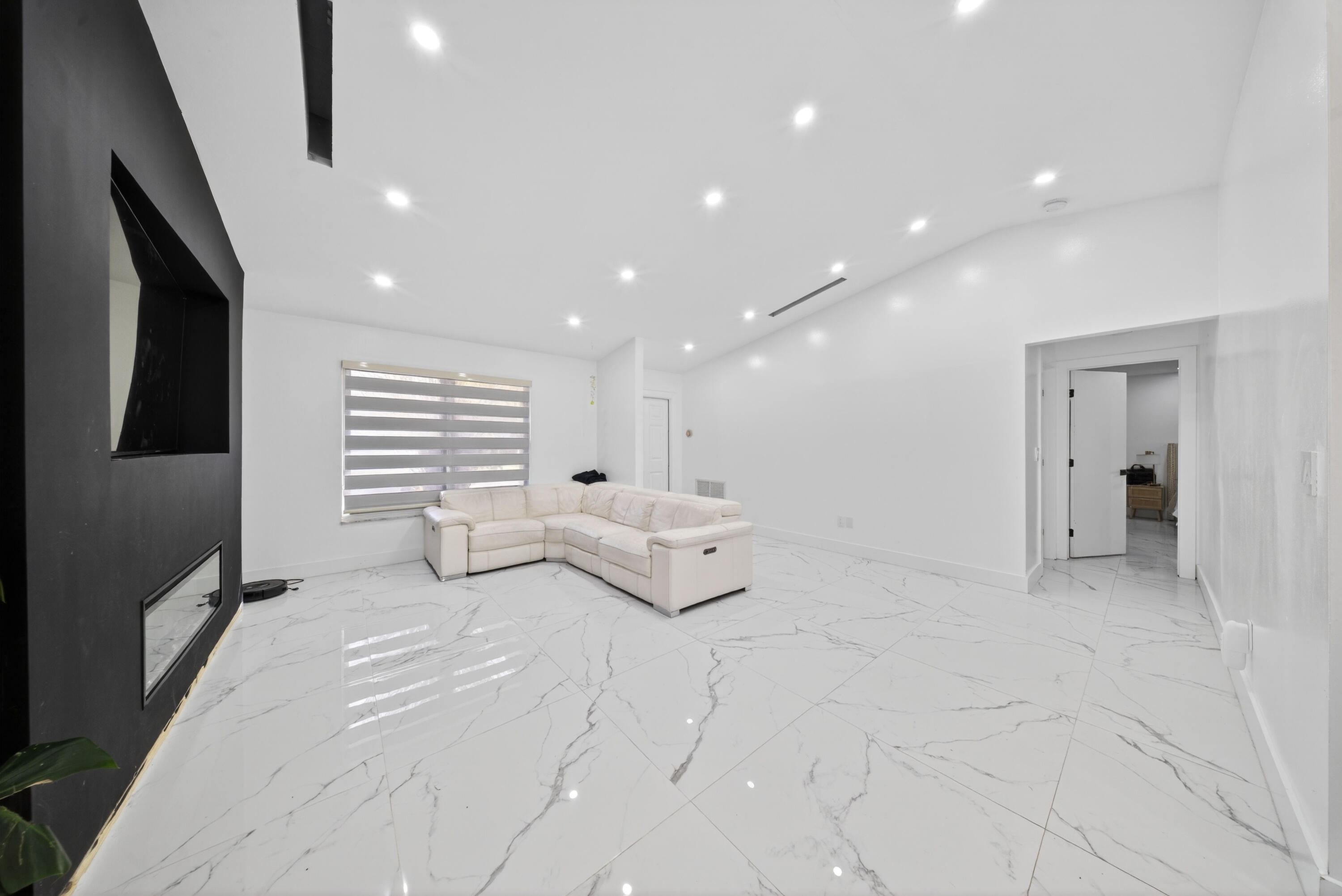 PALM BEACH COLONY SEC 2 REPL IN - Residential Lease