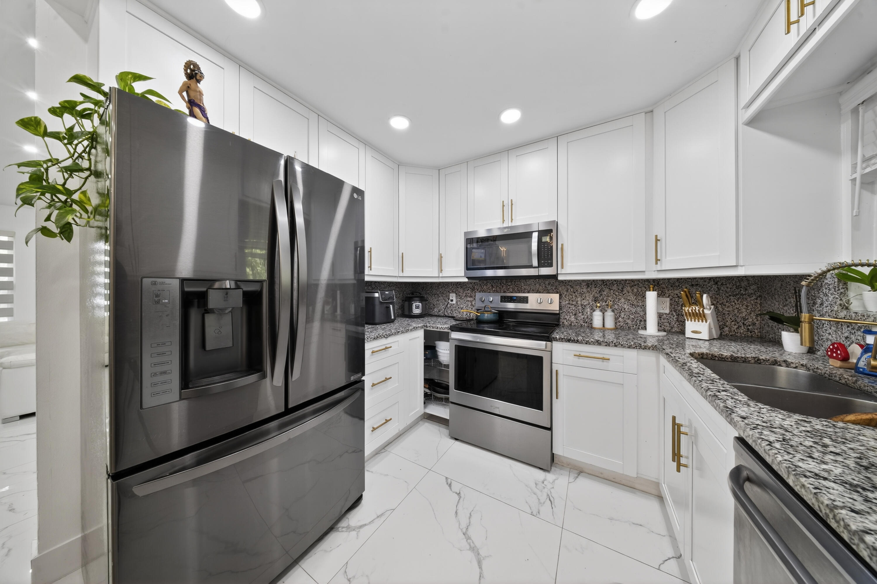 PALM BEACH COLONY SEC 2 REPL IN - Residential Lease