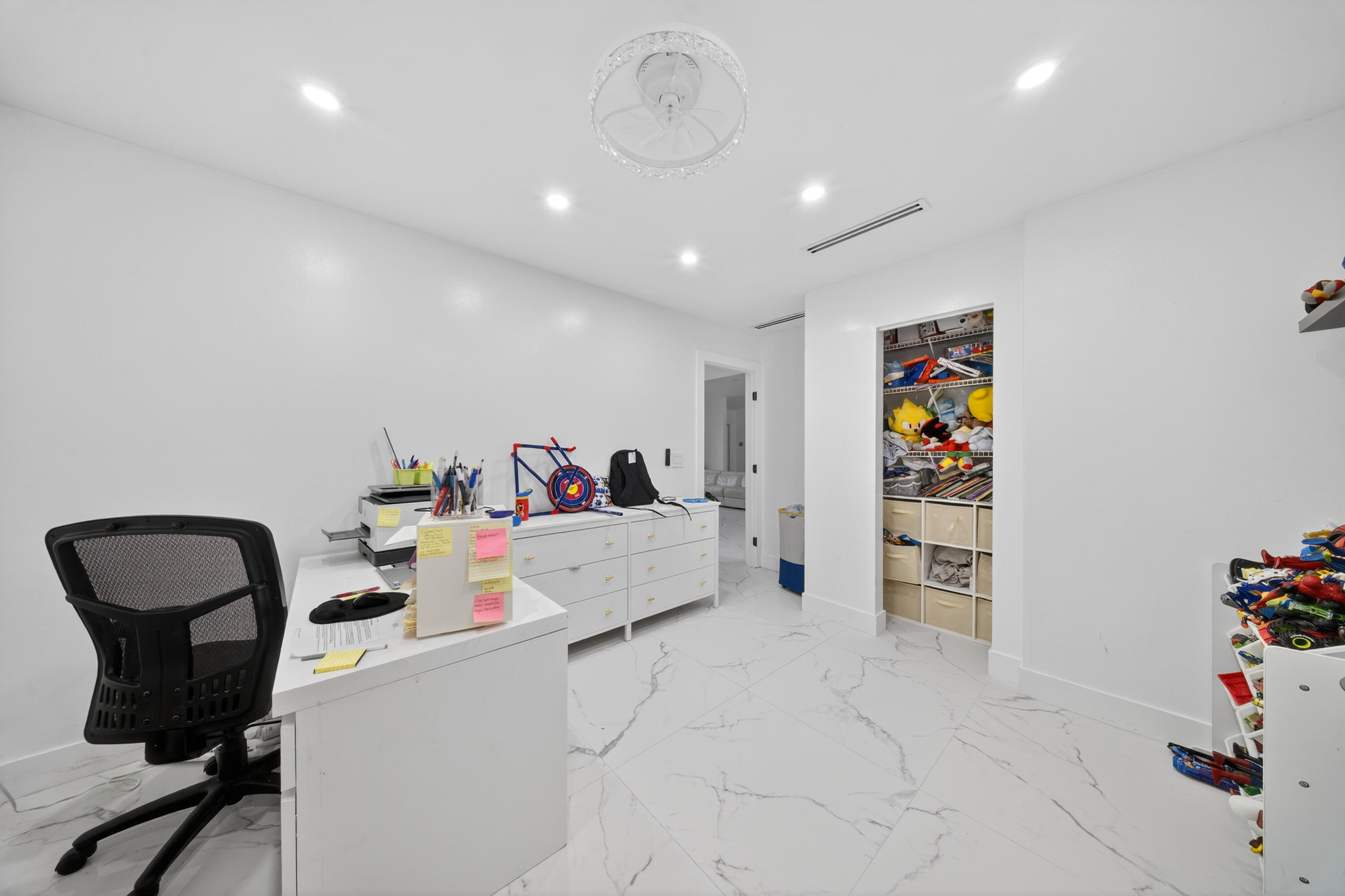 PALM BEACH COLONY SEC 2 REPL IN - Residential Lease