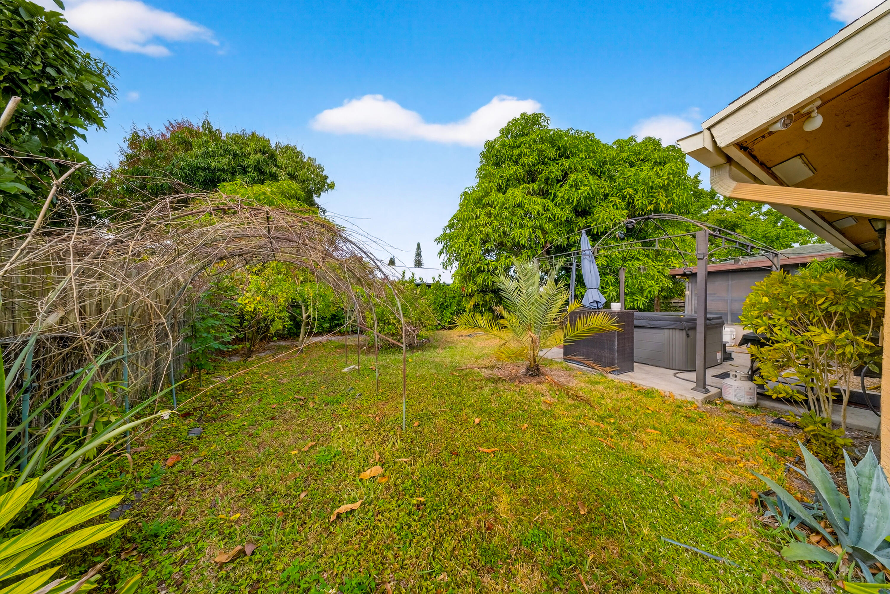 PALM BEACH COLONY SEC 2 REPL IN - Residential Lease