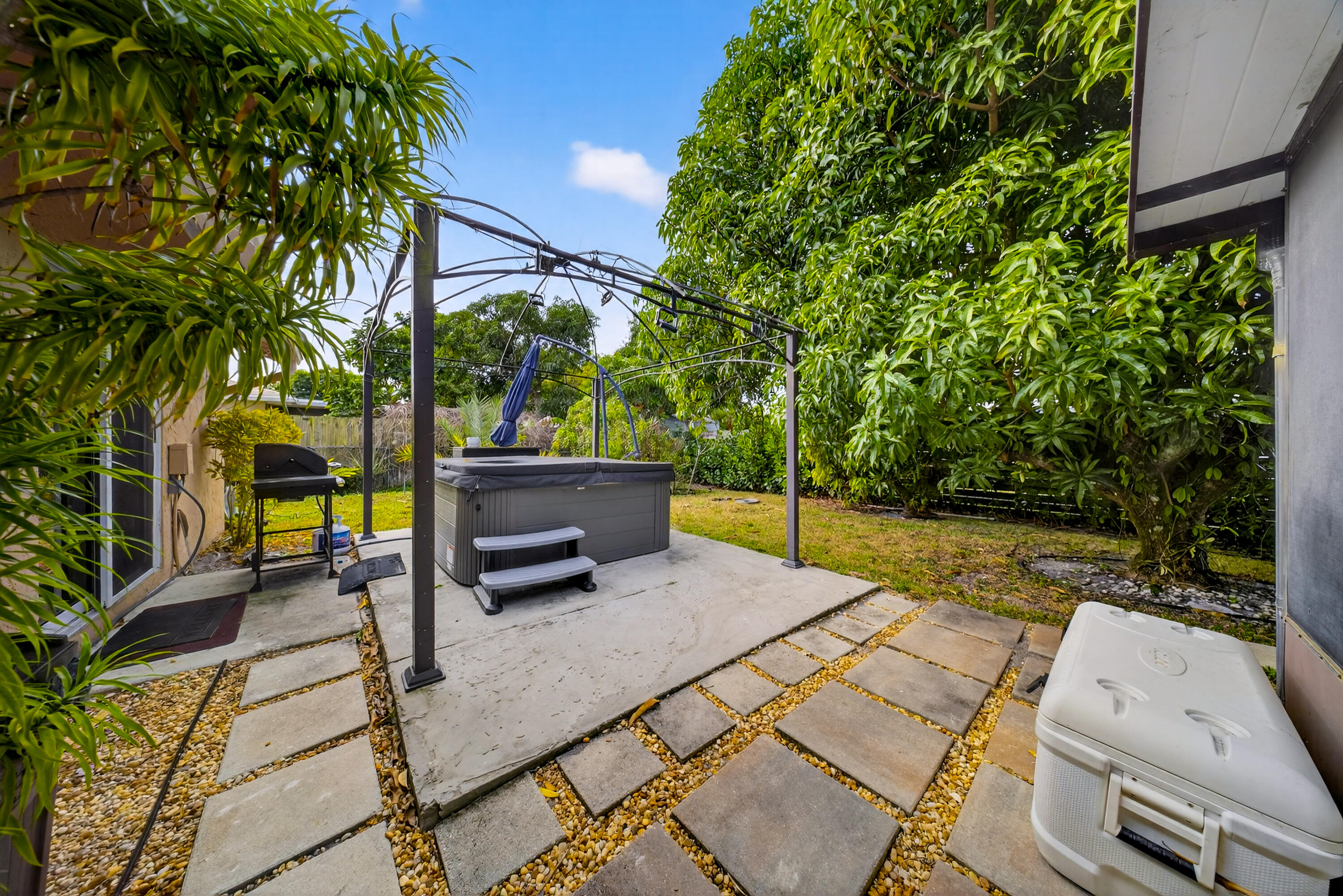 PALM BEACH COLONY SEC 2 REPL IN - Residential Lease